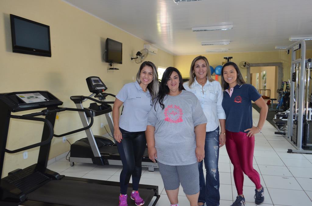 Equipe de profissionais na Academia, com Mara &ndash; Foto: Glaucia Piovesan/Jornal da Nova 